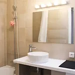 Appartamento Bright 2-room In The 15th *